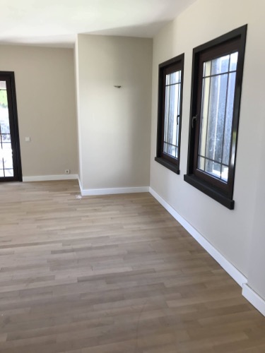 Bespoke solid oak floor for large villa. Property value in excess of 3 million pounds. Cut, installed and designed by Ugur Bolat.